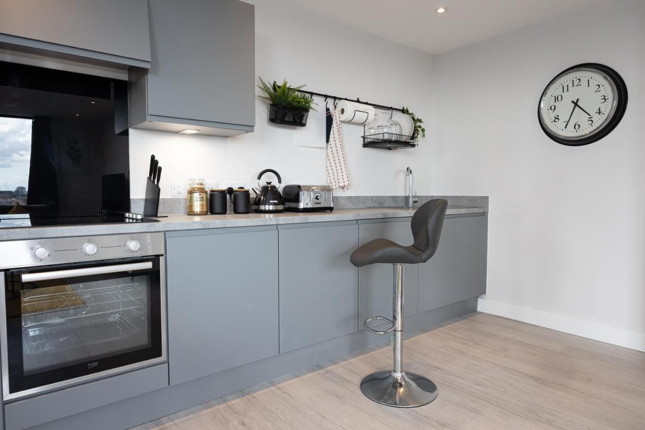 Contemporary 3 Bedrooms Apartment Manchester City Exterior photo