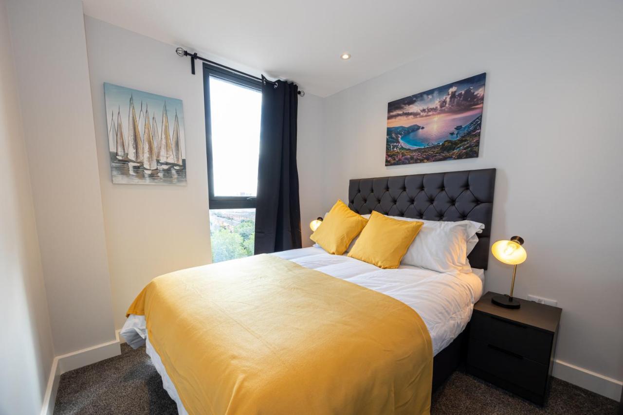 Contemporary 3 Bedrooms Apartment Manchester City Exterior photo