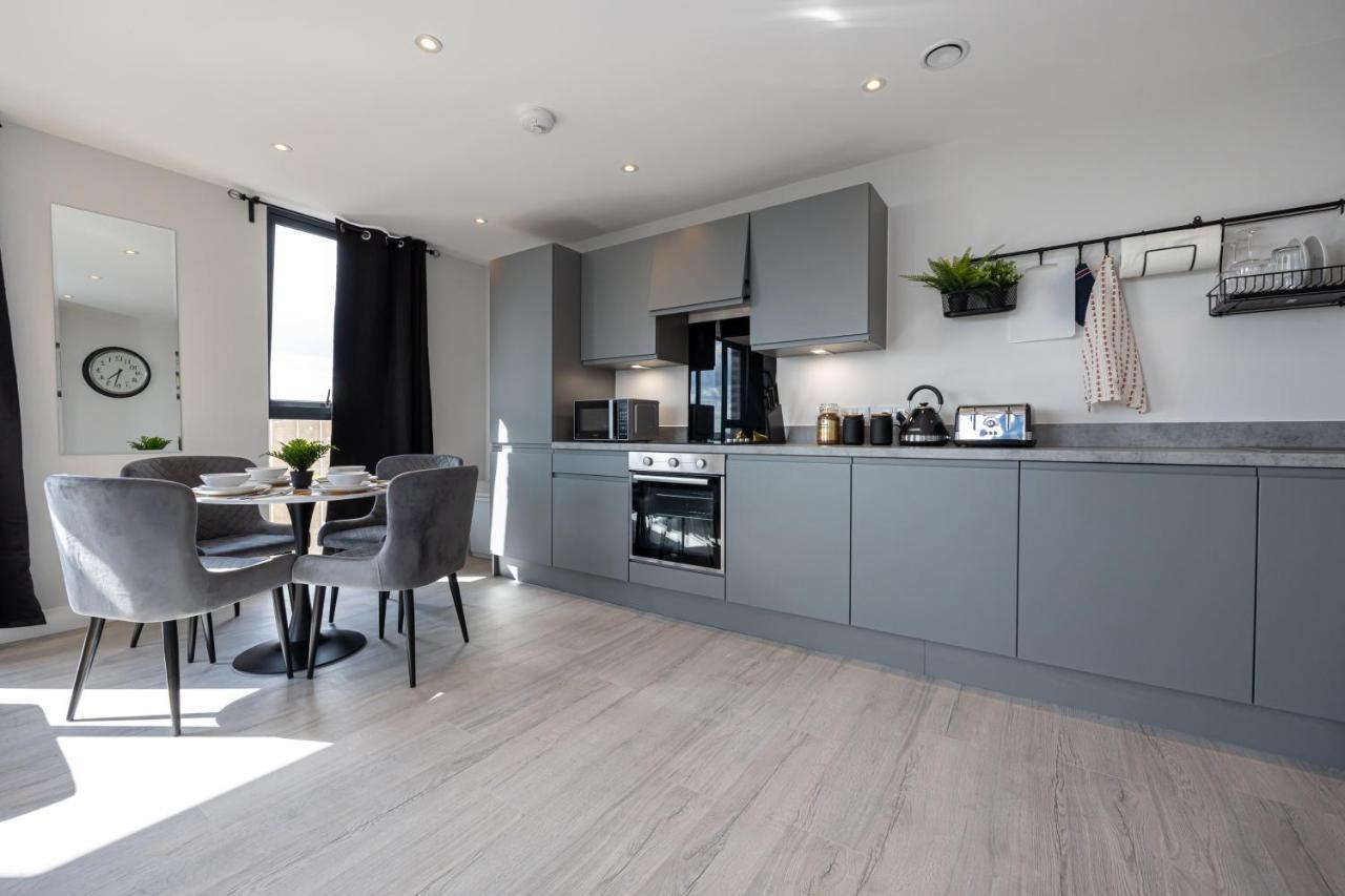 Contemporary 3 Bedrooms Apartment Manchester City Exterior photo