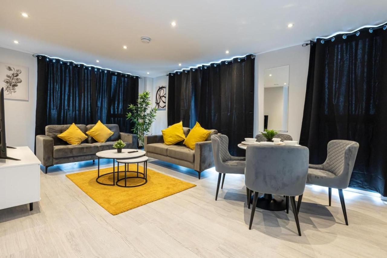 Contemporary 3 Bedrooms Apartment Manchester City Exterior photo
