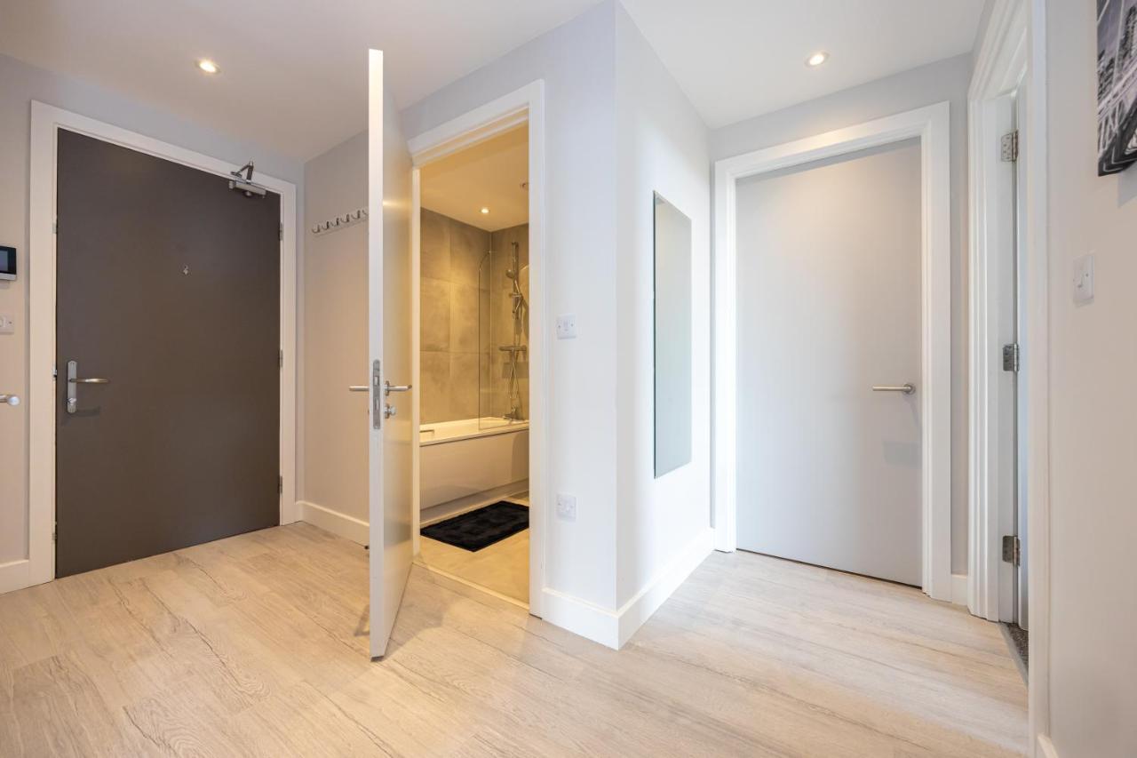 Contemporary 3 Bedrooms Apartment Manchester City Exterior photo